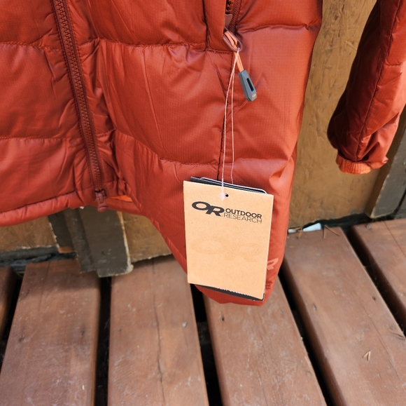 Beautiful terracotta/ burnt orange coloured down parka - Picture 7 of 11